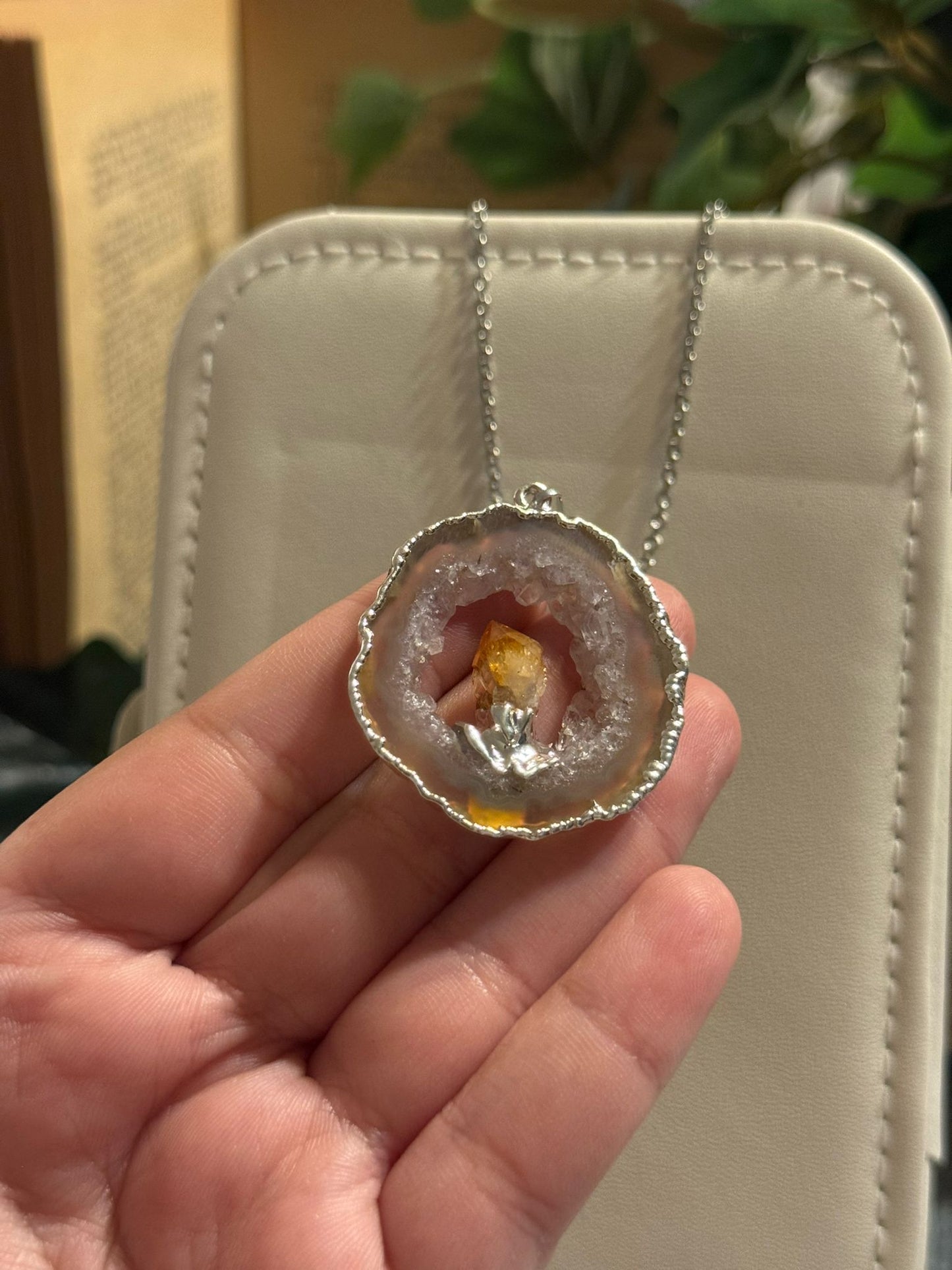 Geodino de Ágata Ángel con Citrino en Plata 925