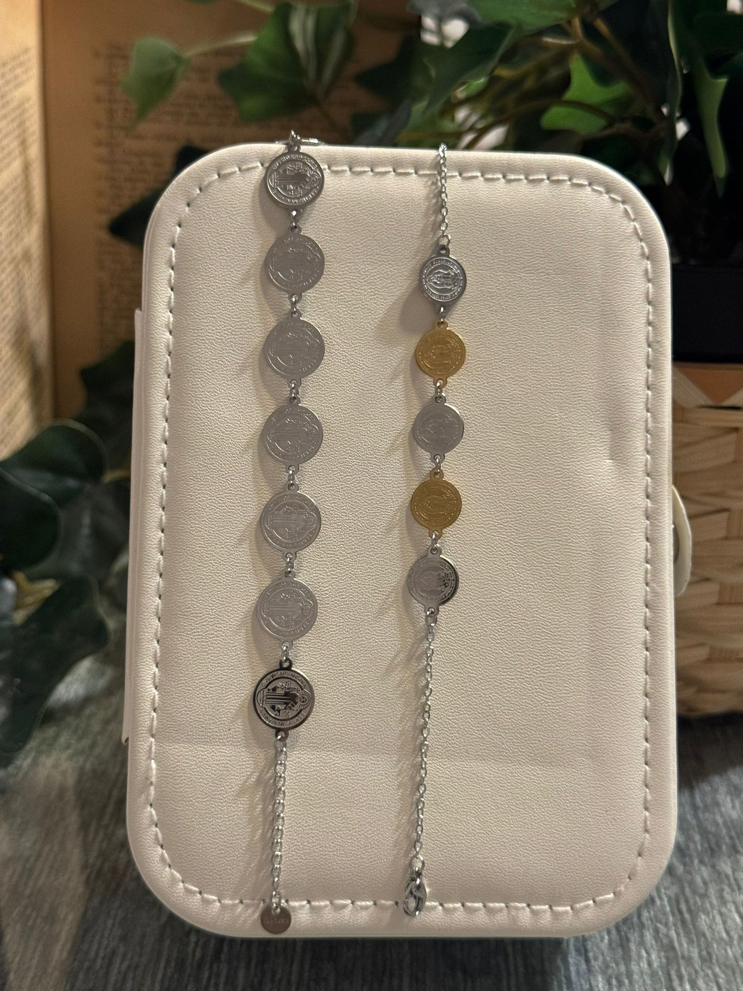 Pulsera San Benito – Dos Opciones Disponibles (Acero Inoxidable o de Plata)