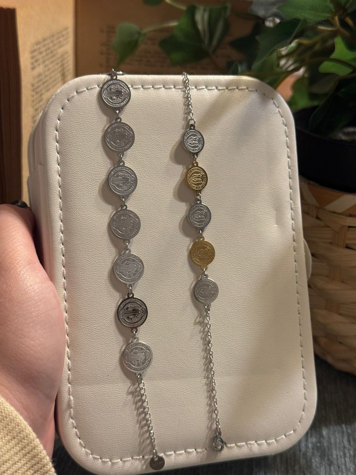 Pulsera San Benito – Dos Opciones Disponibles (Acero Inoxidable o de Plata)