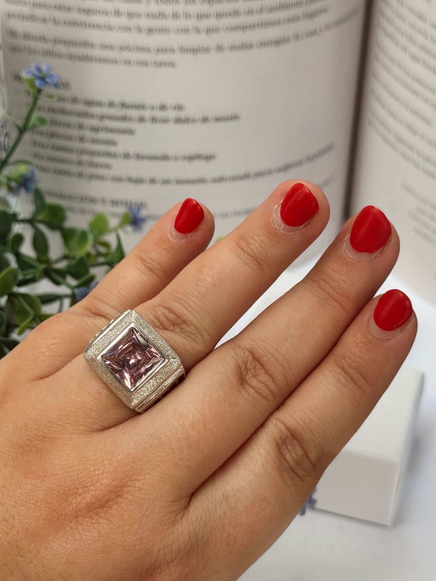 Anillo Exclusivo de Cuarzo Rosa en Plata de Ley 925 – Hecho a mano