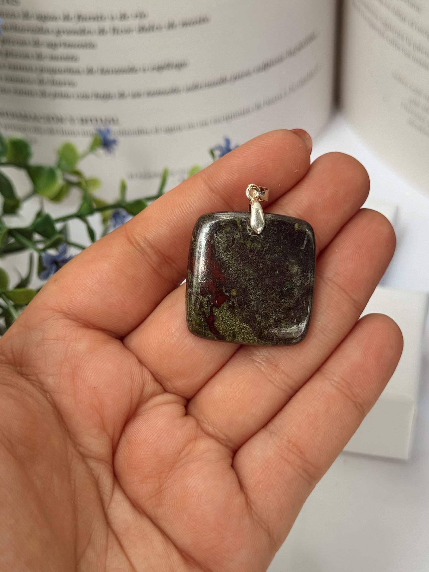 Colgante de Sangre de Dragón en Plata de Ley 925