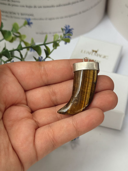 Colgante Cuerno Vikingo de Ojo de Tigre en Plata de Ley 925