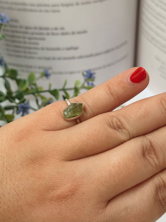 Anillo de Peridoto Grande en Plata de Ley 925