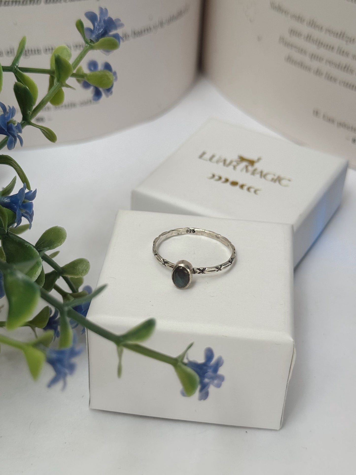 Anillo de Labradorita de plata – Joya de la Intuición