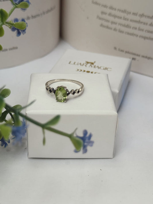 Anillo de Plata con Peridoto/olivino