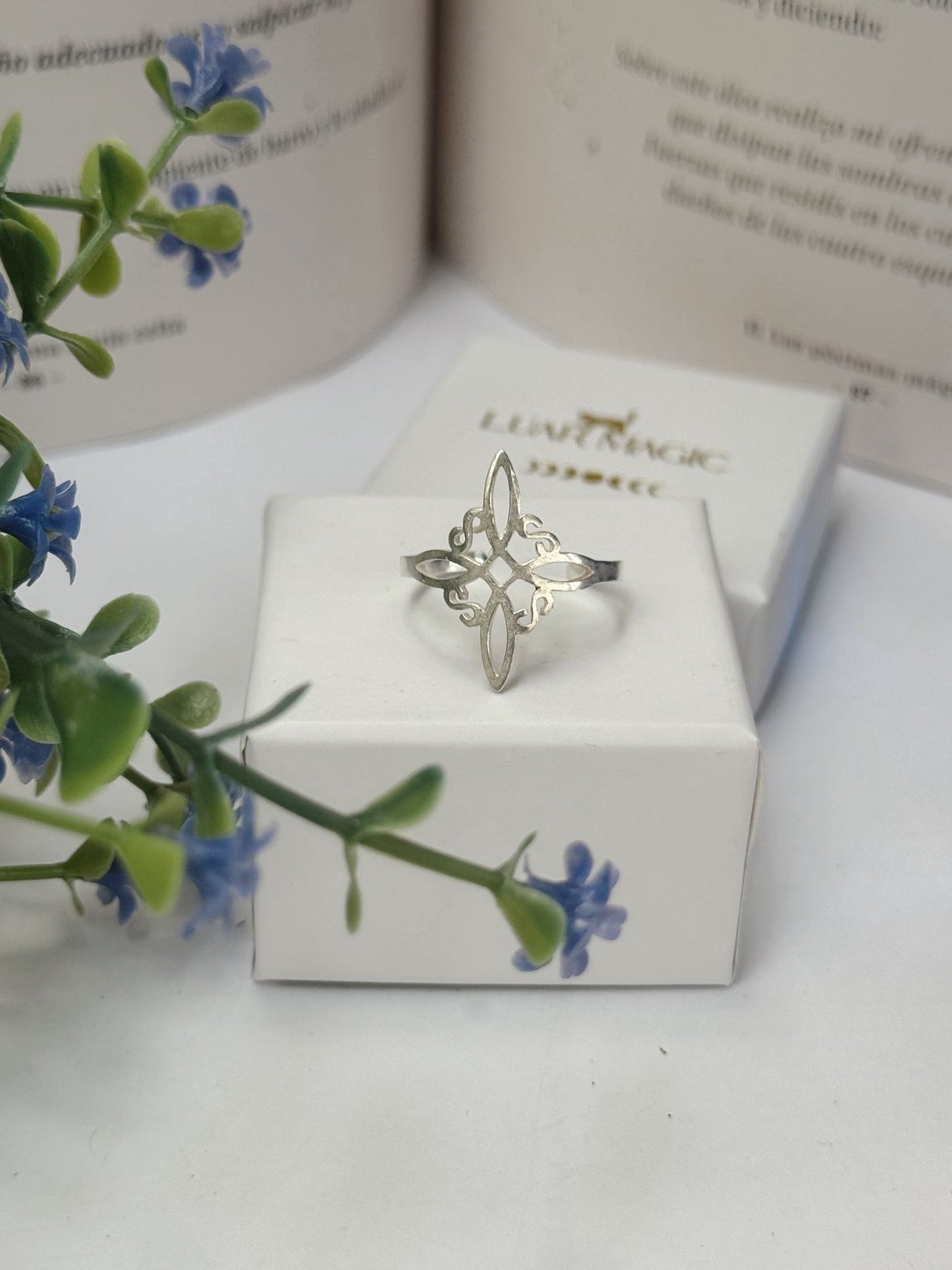 Anillo Exclusivo Nudo de Bruja en Plata de Ley 925 – Ajustable