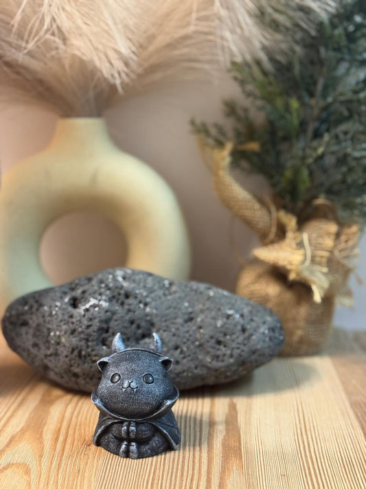 Figura gatito vampiro