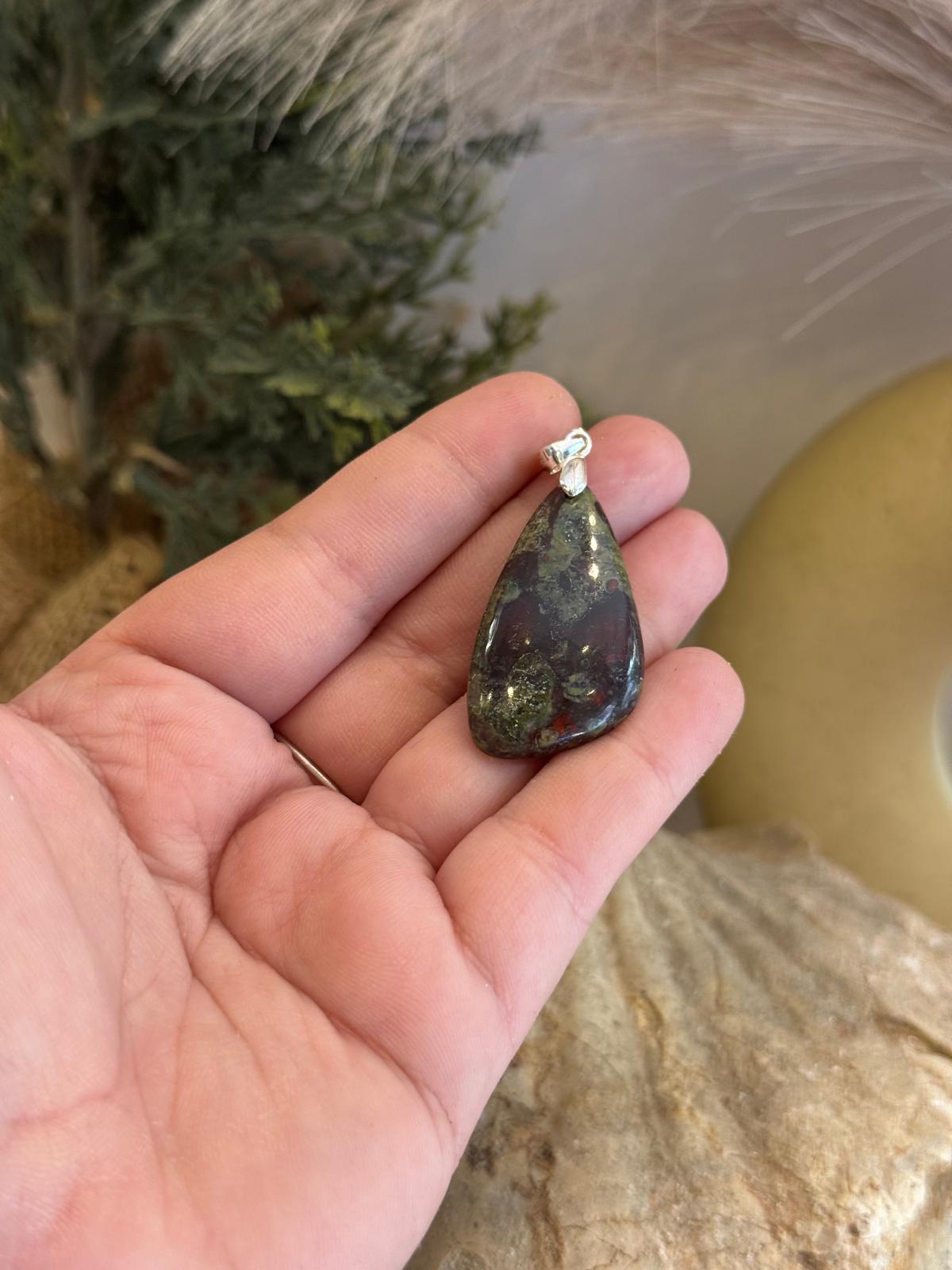 Colgante sangre de dragón plata 925