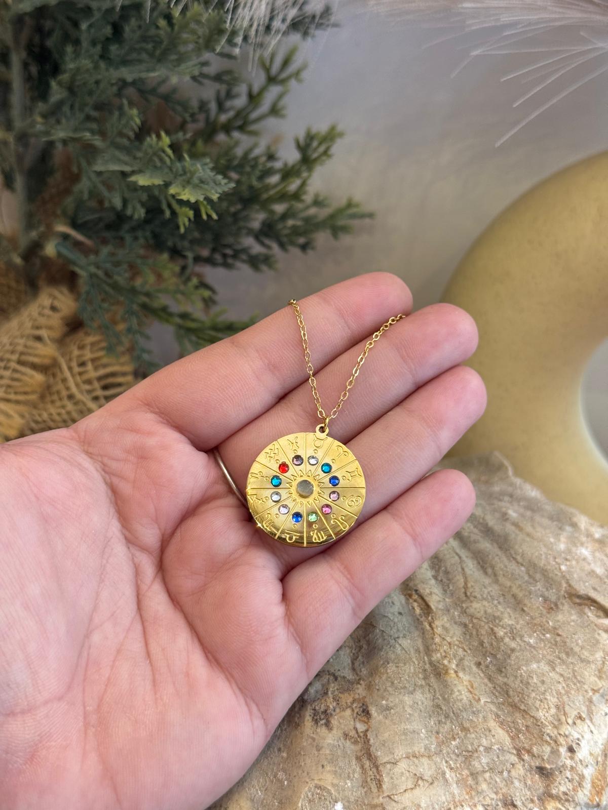 Collar zodíaco con circonitas de todos los horóscopos