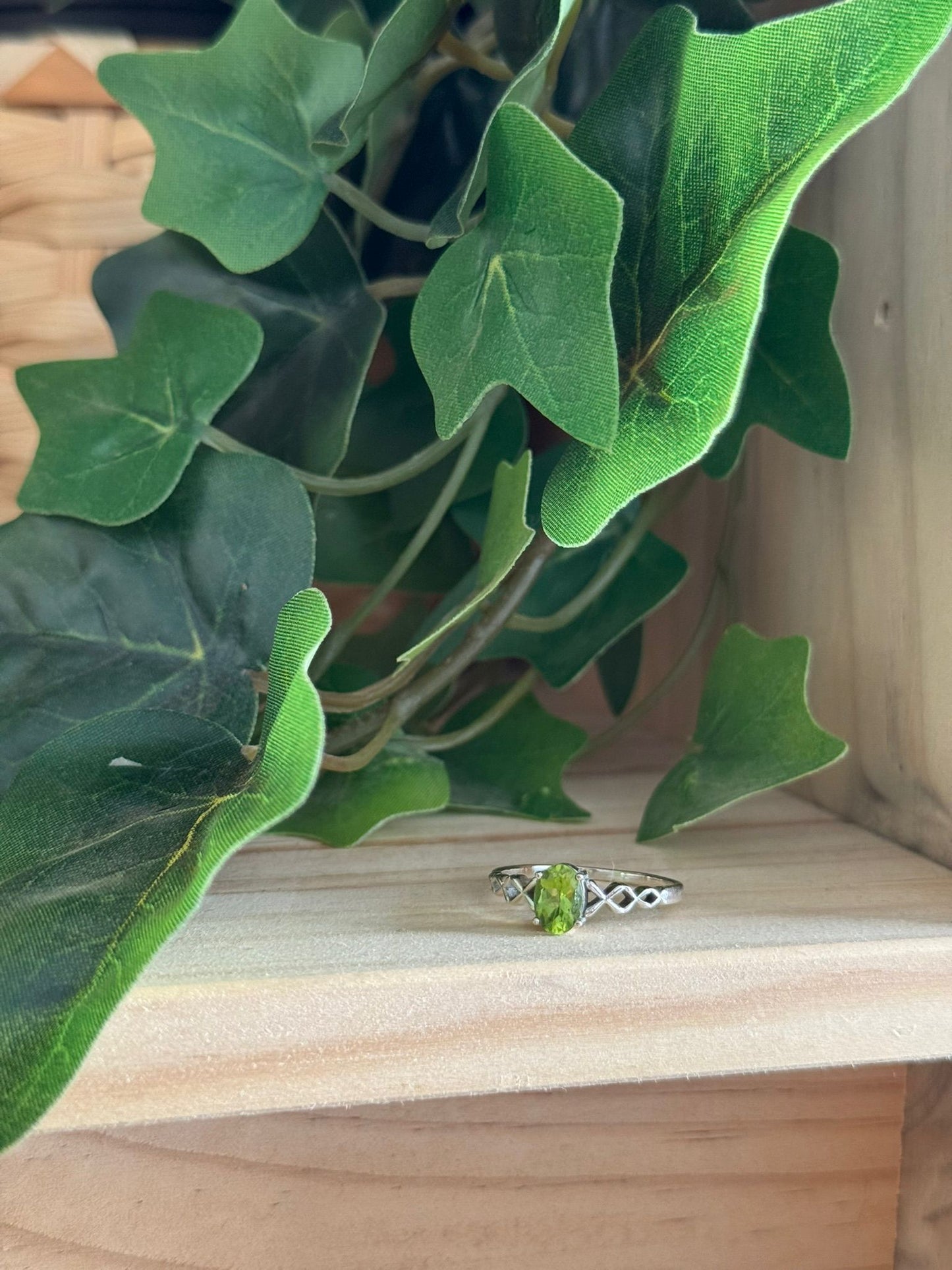 Anillo de Peridoto Facetado