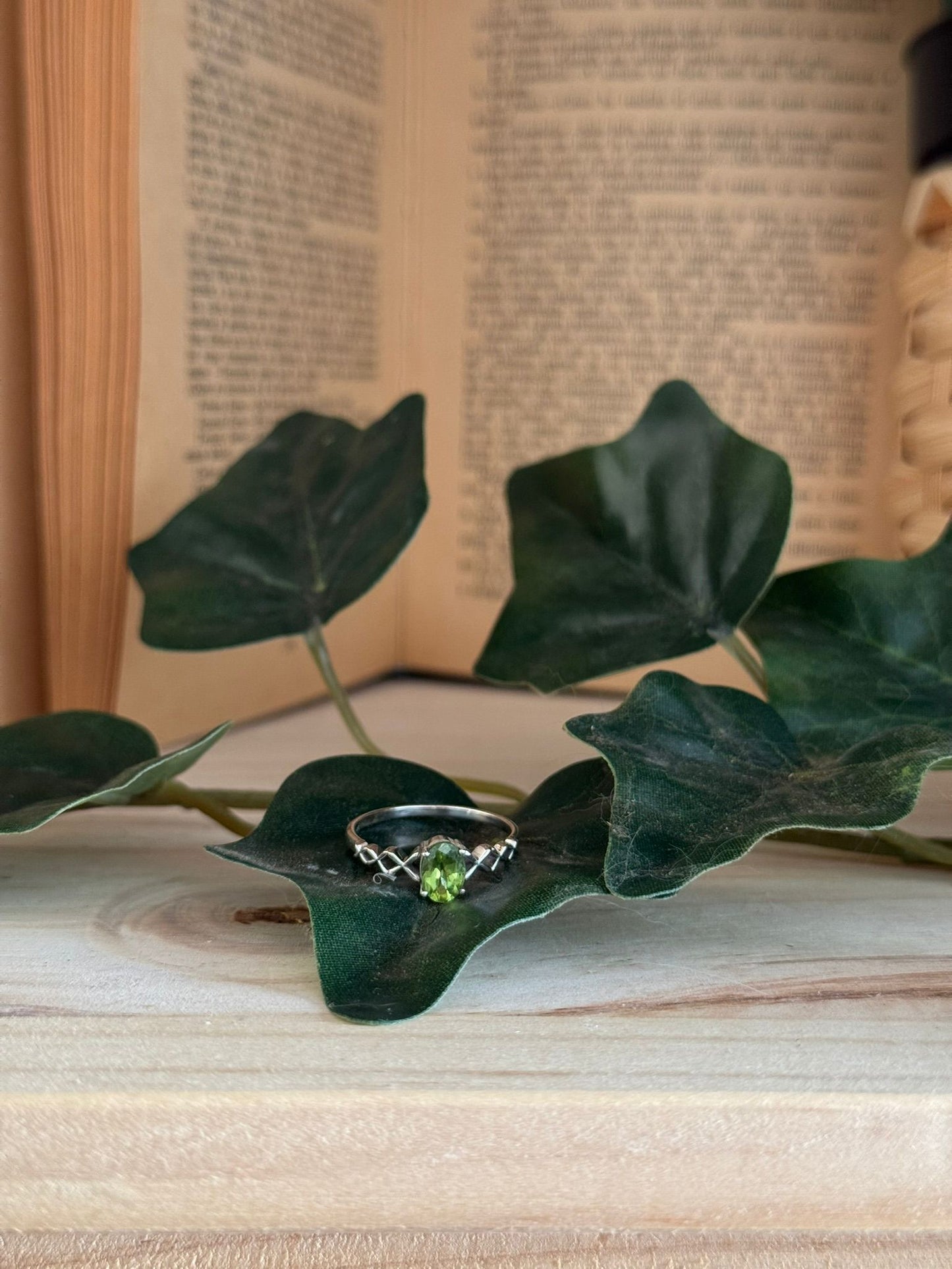 Anillo de Peridoto Facetado