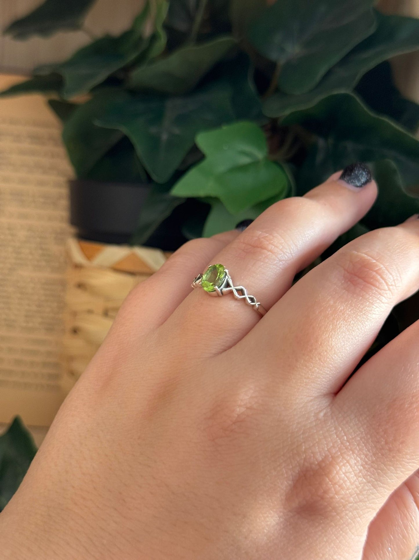 Anillo de Peridoto Facetado