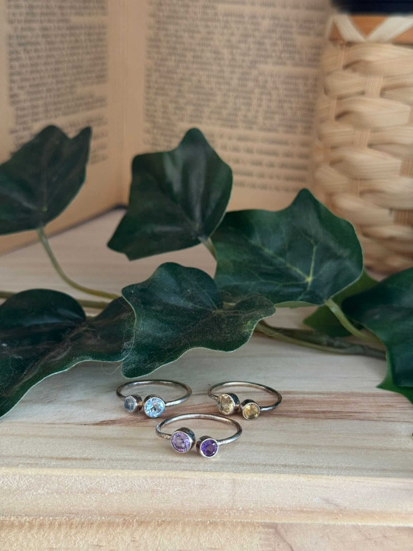 Anillos Ajustables – Opciones a Elegir: Plata con Amatista / Plata con Topacio Azul / Plata con Citrino