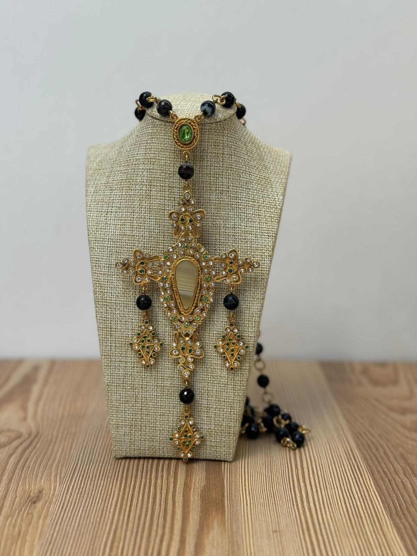 Cruces Bizantinas Exclusivas – Plata de Ley 925 Chapadas en Oro de 24 Kilates