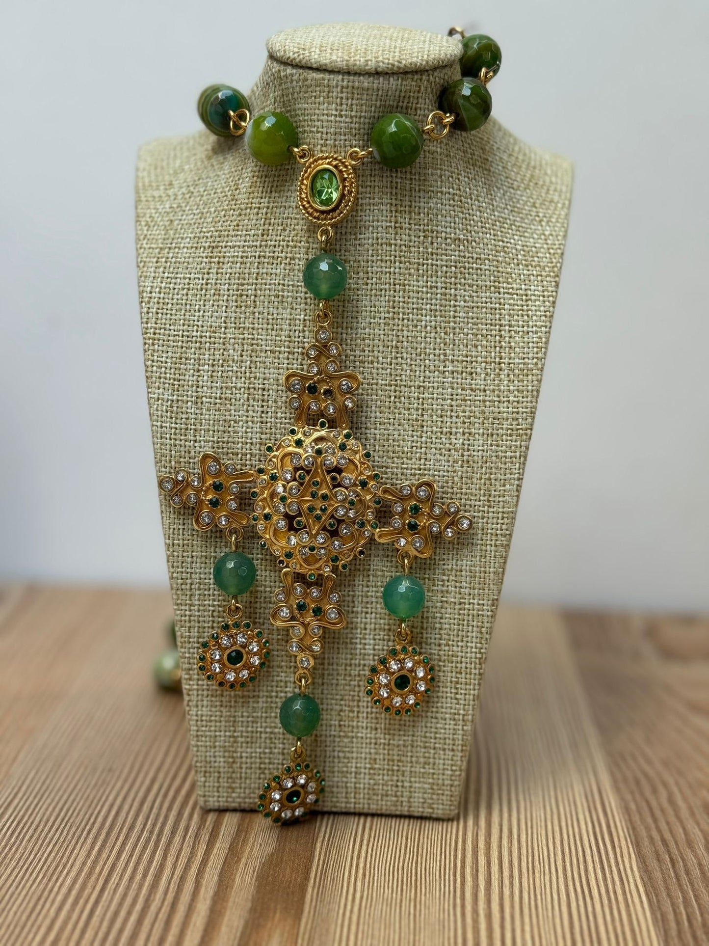 Cruces Bizantinas Exclusivas – Plata de Ley 925 Chapadas en Oro de 24 Kilates