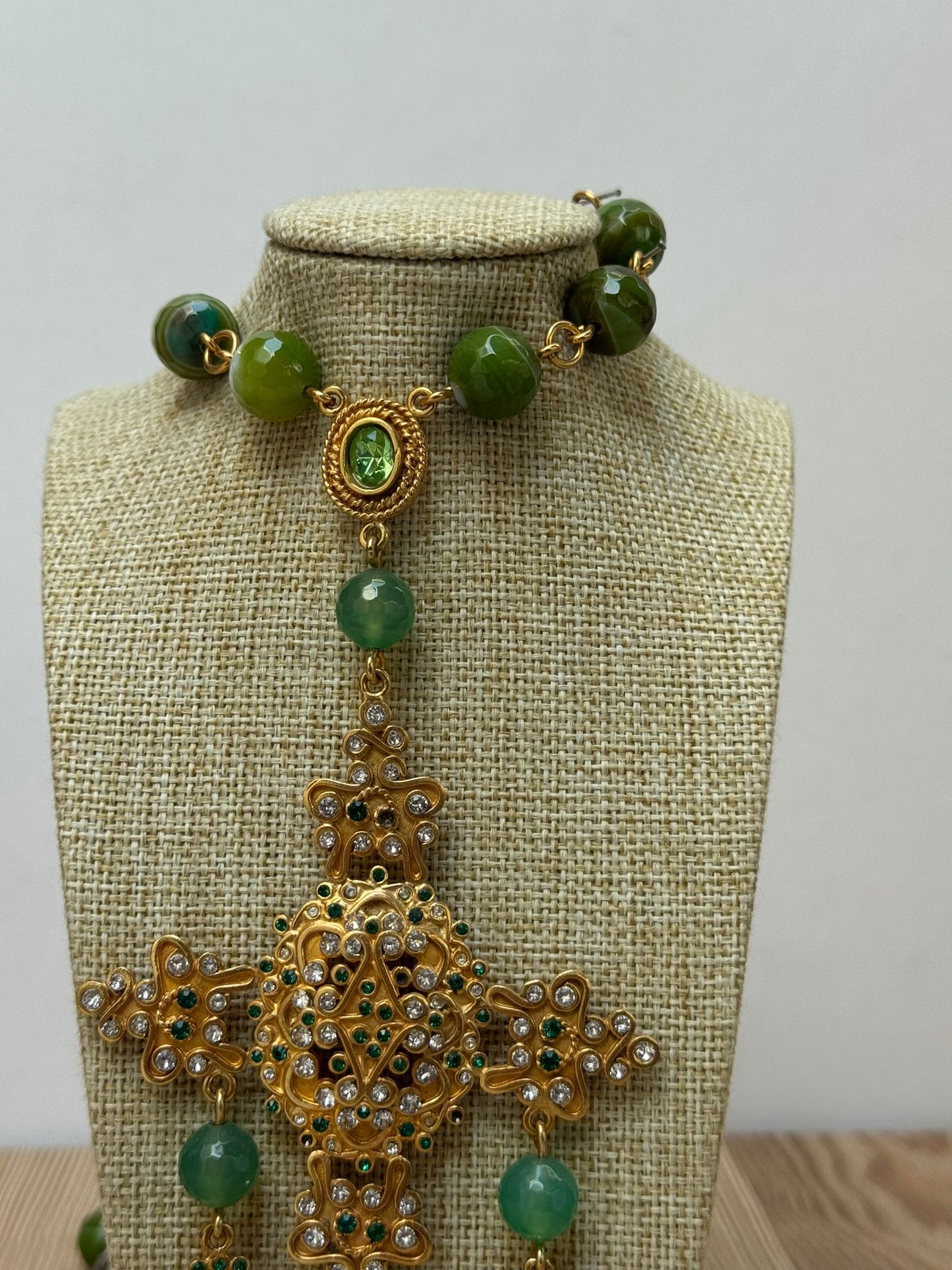 Cruces Bizantinas Exclusivas – Plata de Ley 925 Chapadas en Oro de 24 Kilates