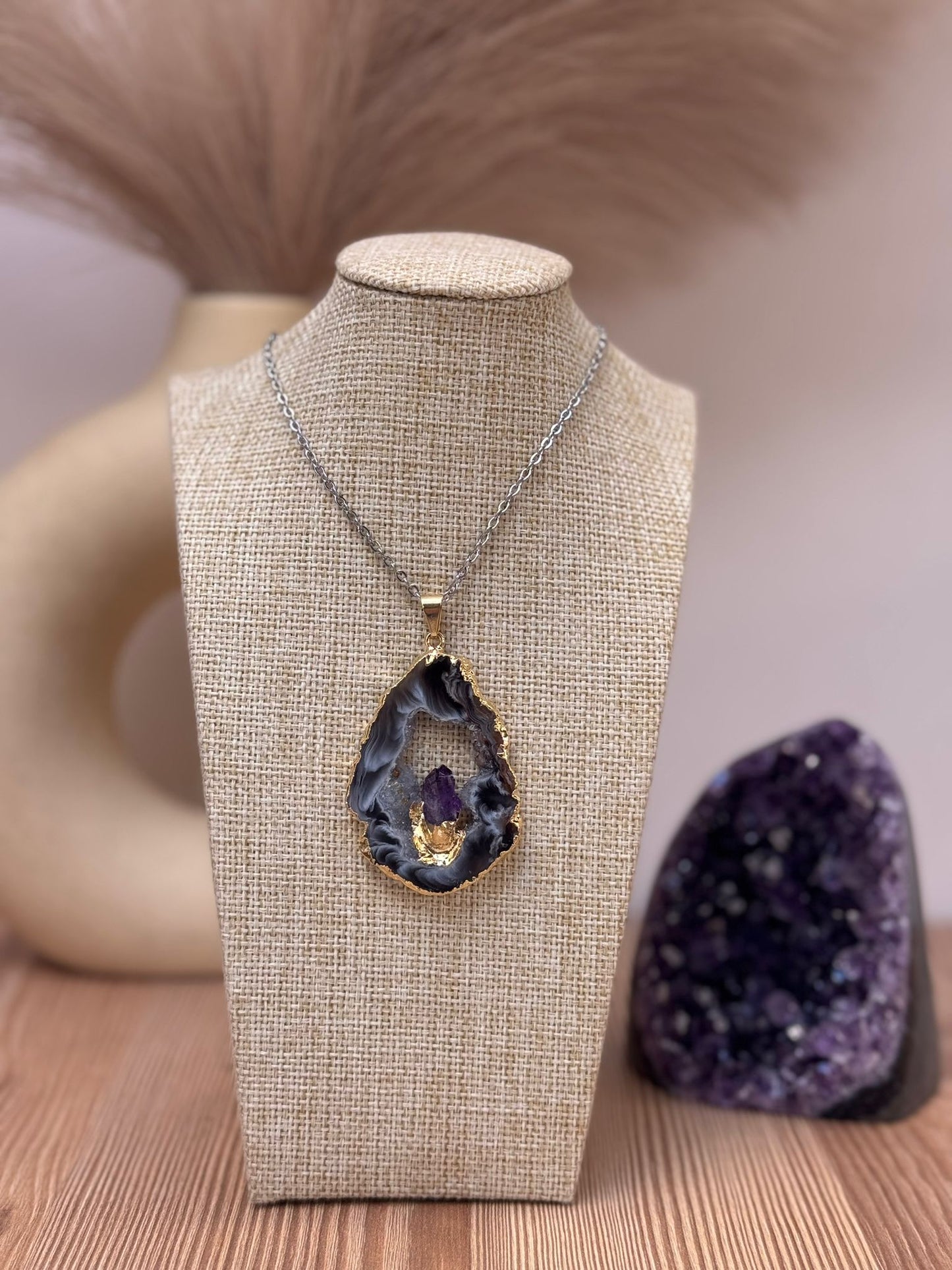 Colgante Geodino de Ágata con Drusa de Cuarzo y Amatista en Punta en Plata 925