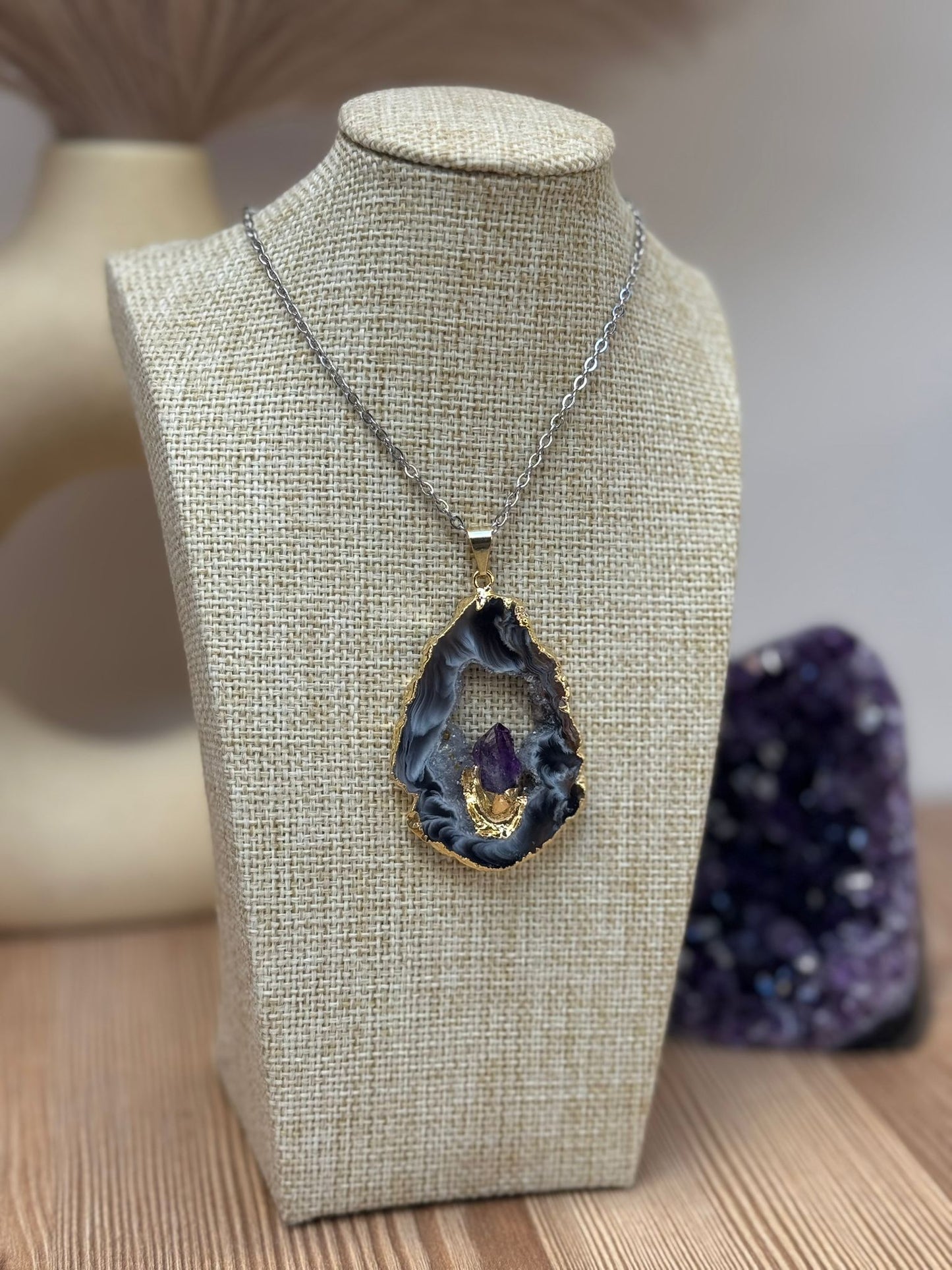 Colgante Geodino de Ágata con Drusa de Cuarzo y Amatista en Punta en Plata 925