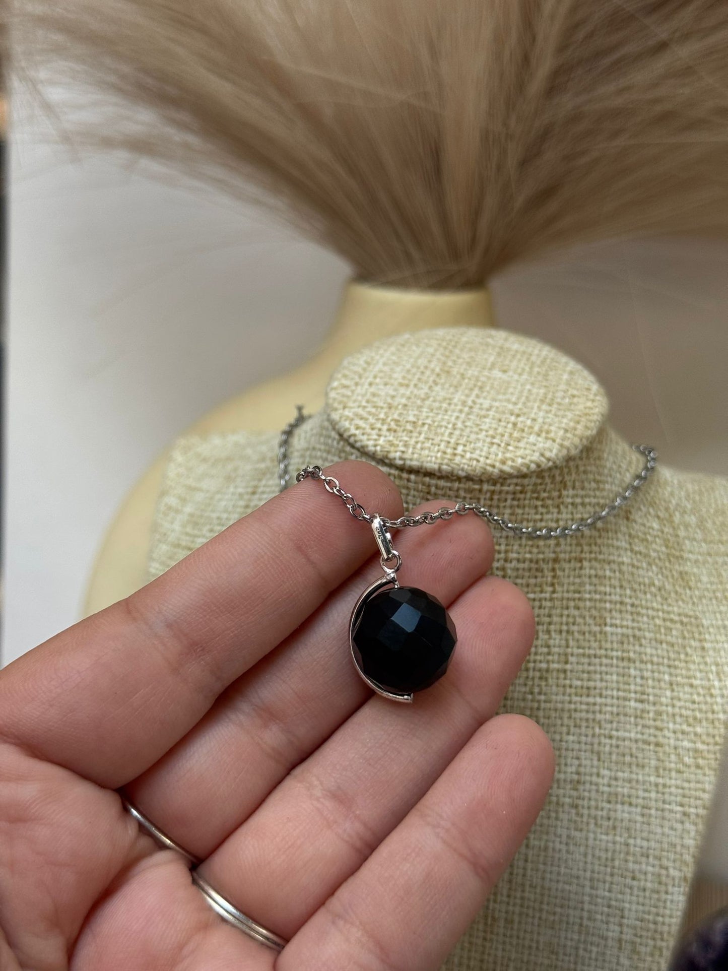 Colgante Bola de Azabache Facetado en Plata 925