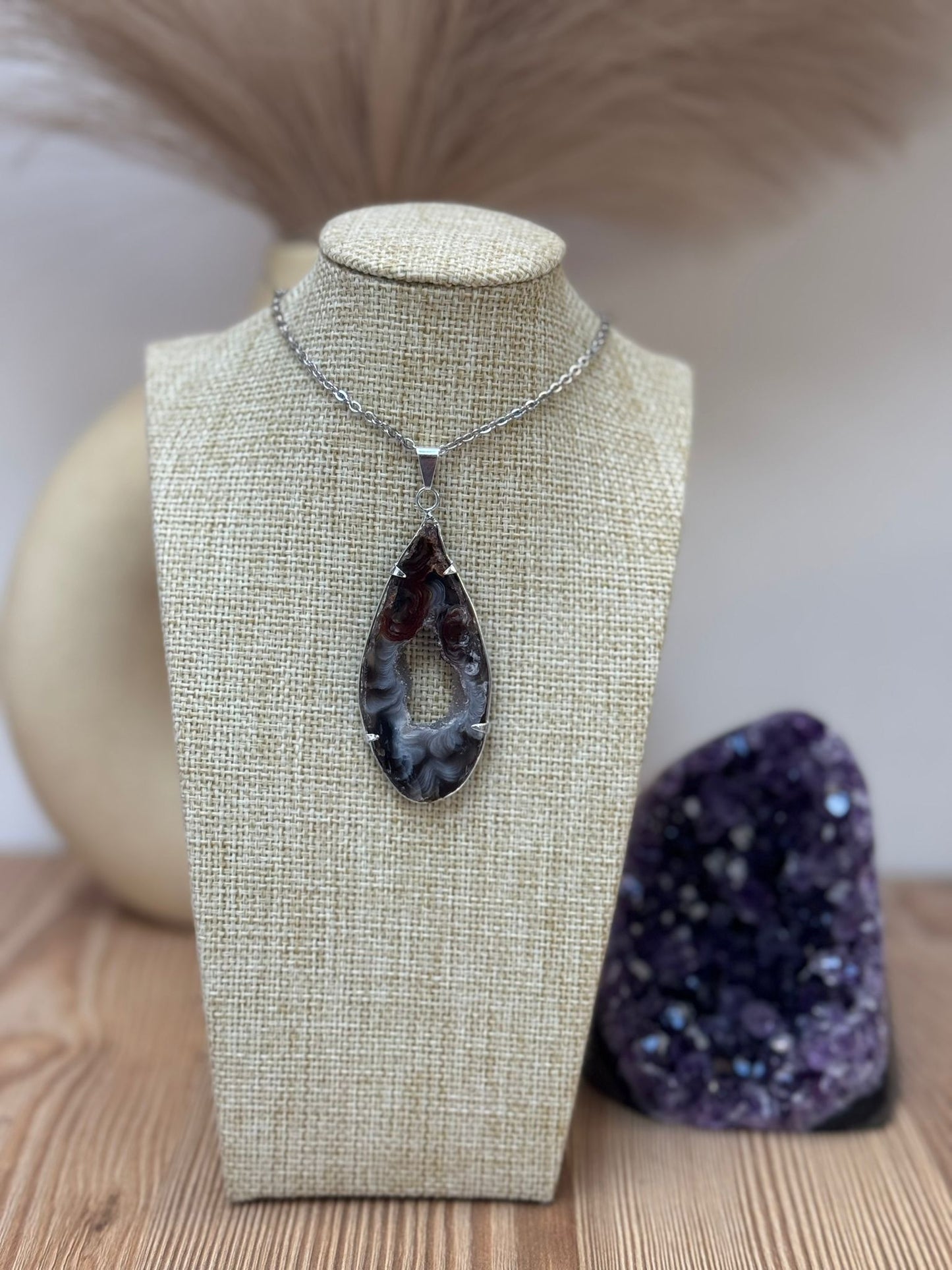 Colgante Geodino de Ágata con Drusa de Cuarzo Blanco en Plata 925