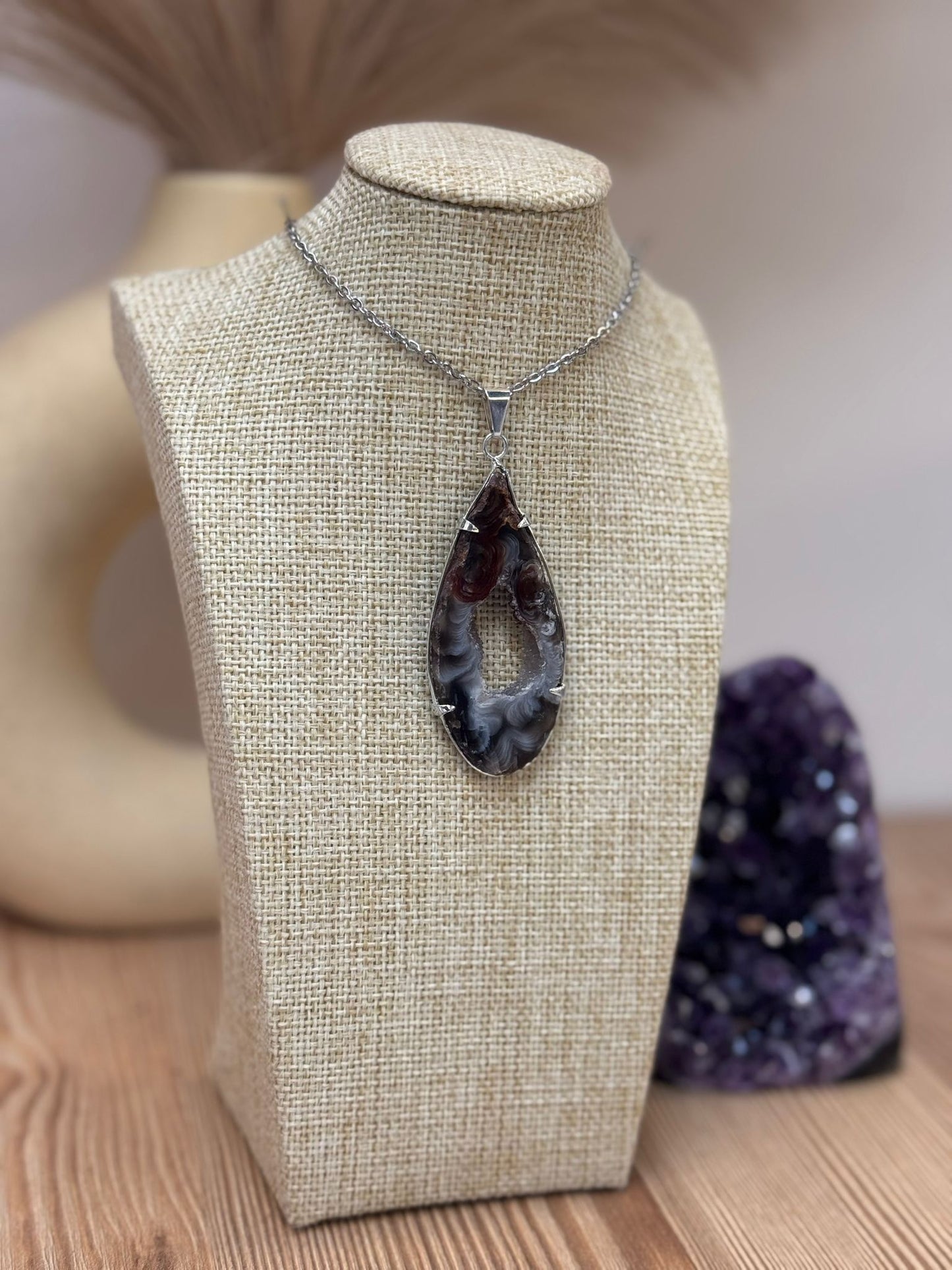 Colgante Geodino de Ágata con Drusa de Cuarzo Blanco en Plata 925