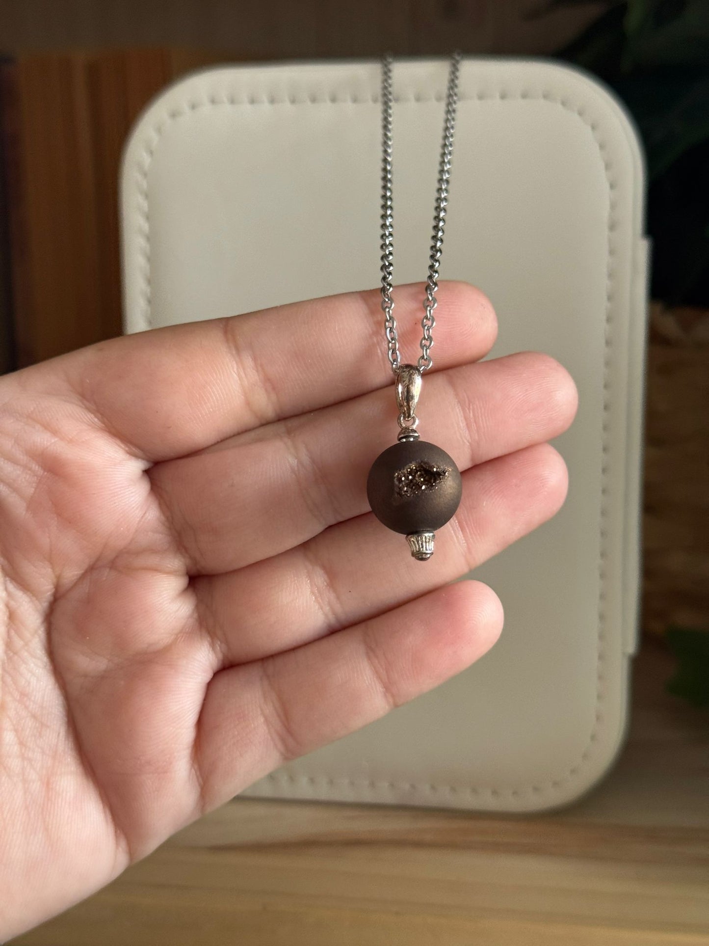 Colgante Aqua Aura Marrón con Drusa plata 925