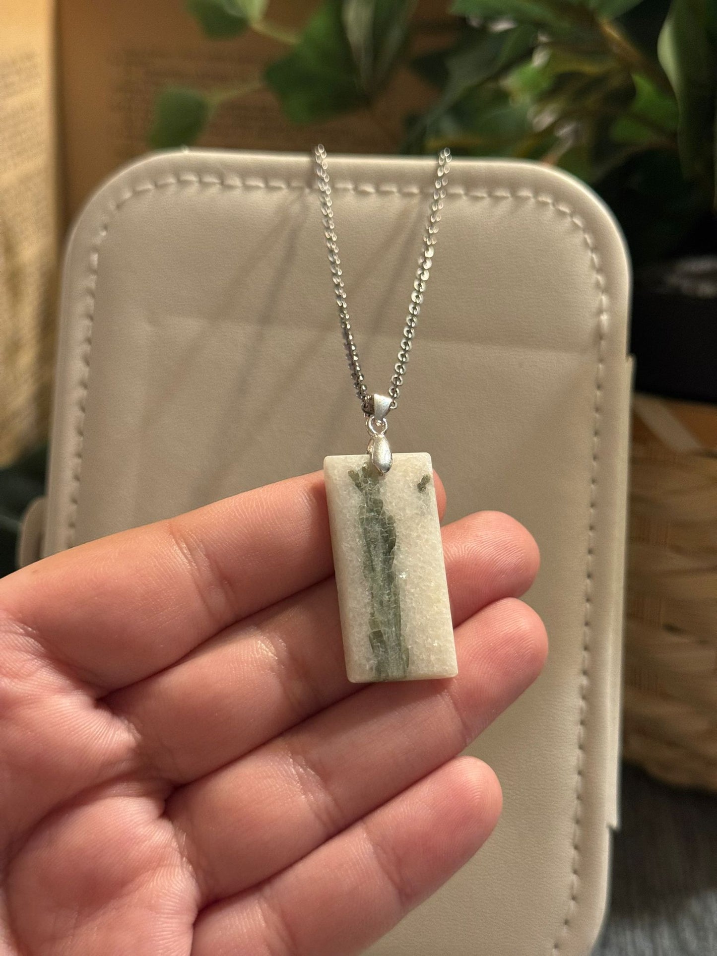 Colgante de Cuarzo con Turmalina Verde en Plata 925