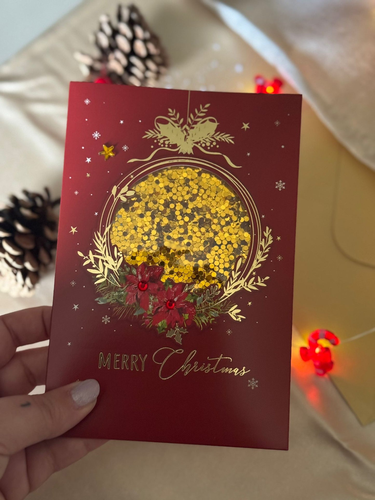 Postal Mágica de Navidad – Bola de Árbol con Purpurina y Dibujo Escondido + sobre