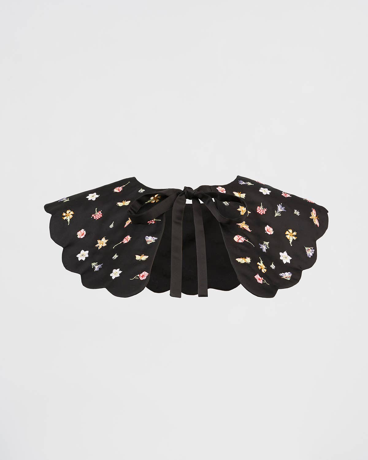 Cuello bordado de satén negro Floral Ditsy