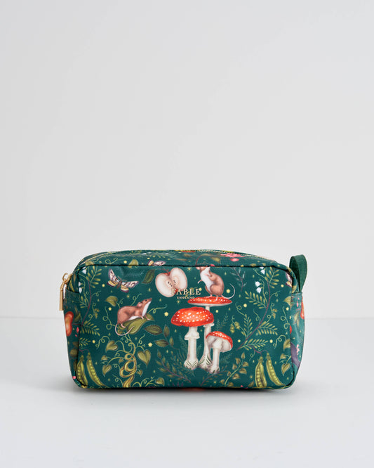 Bolsa de viaje FABLE x Catherine Rowe Into the Woods, color verde