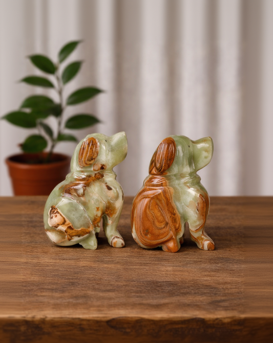 Perro de Ónix – Símbolo de Protección y Lealtad