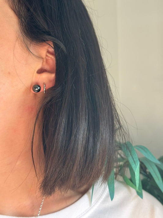 Pendientes bola de hematite en plata