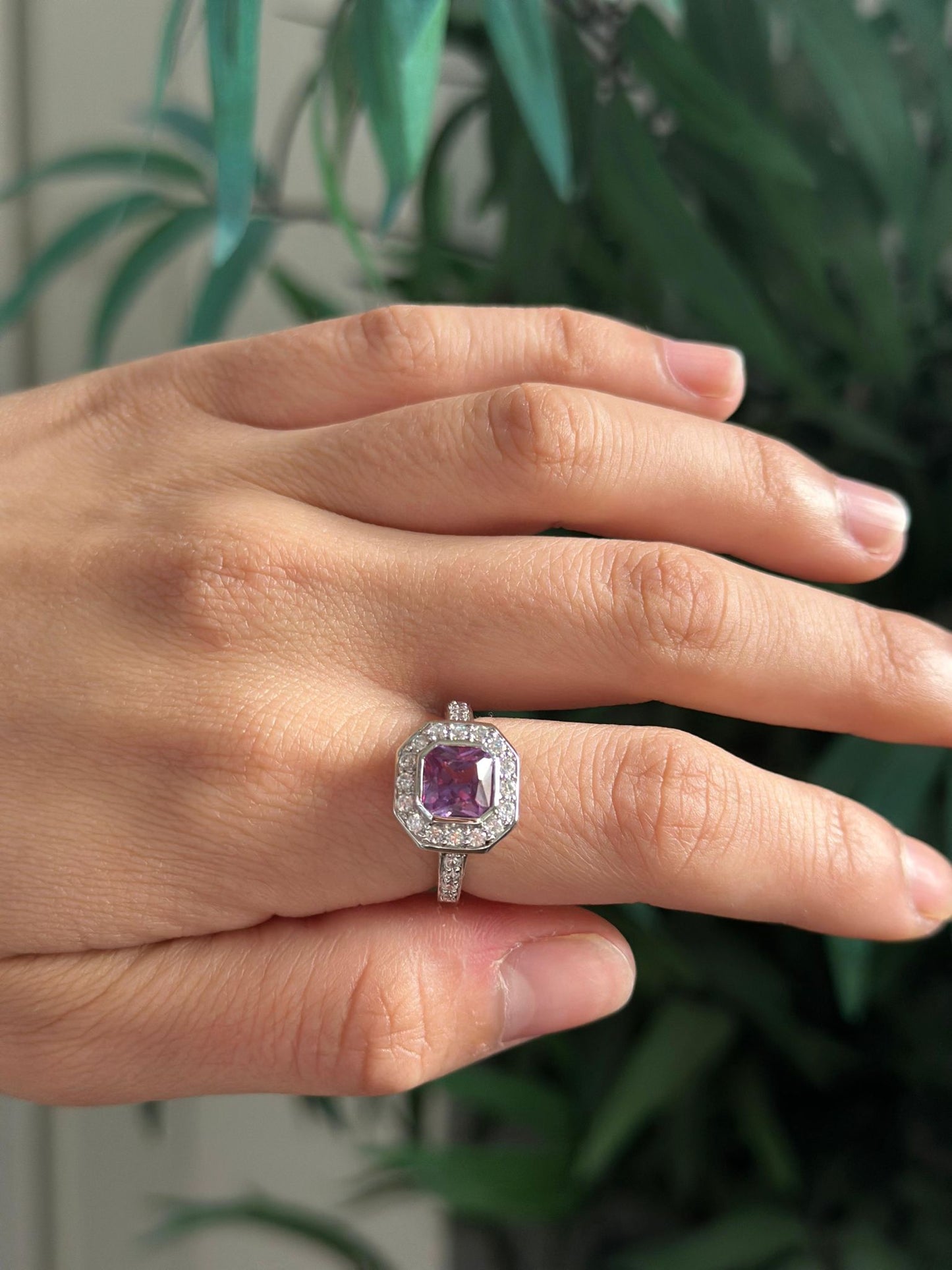 Anillo de plata con amatista y circonitas talla 14