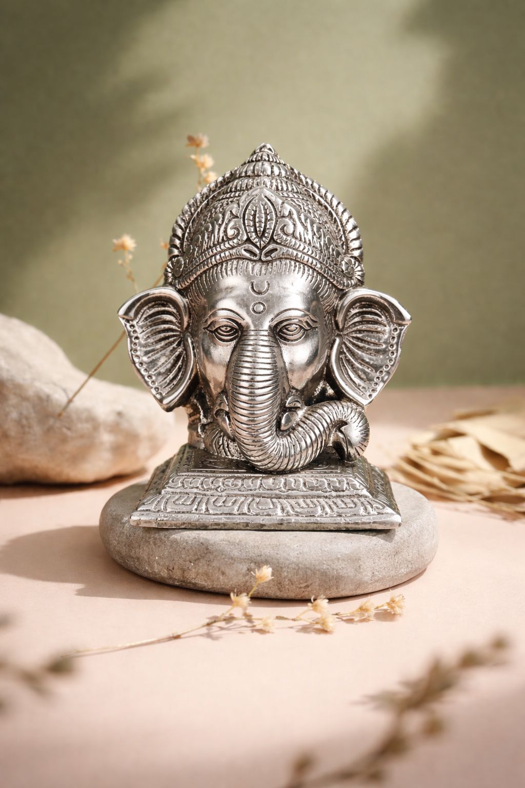 Ganesha metal plateado