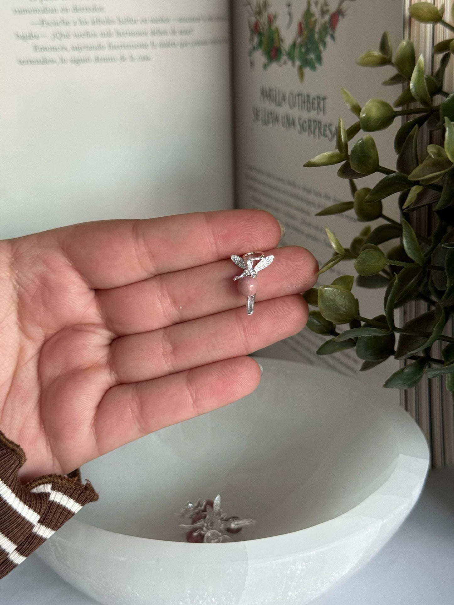 Colgantes de hada con minerales naturales en plata