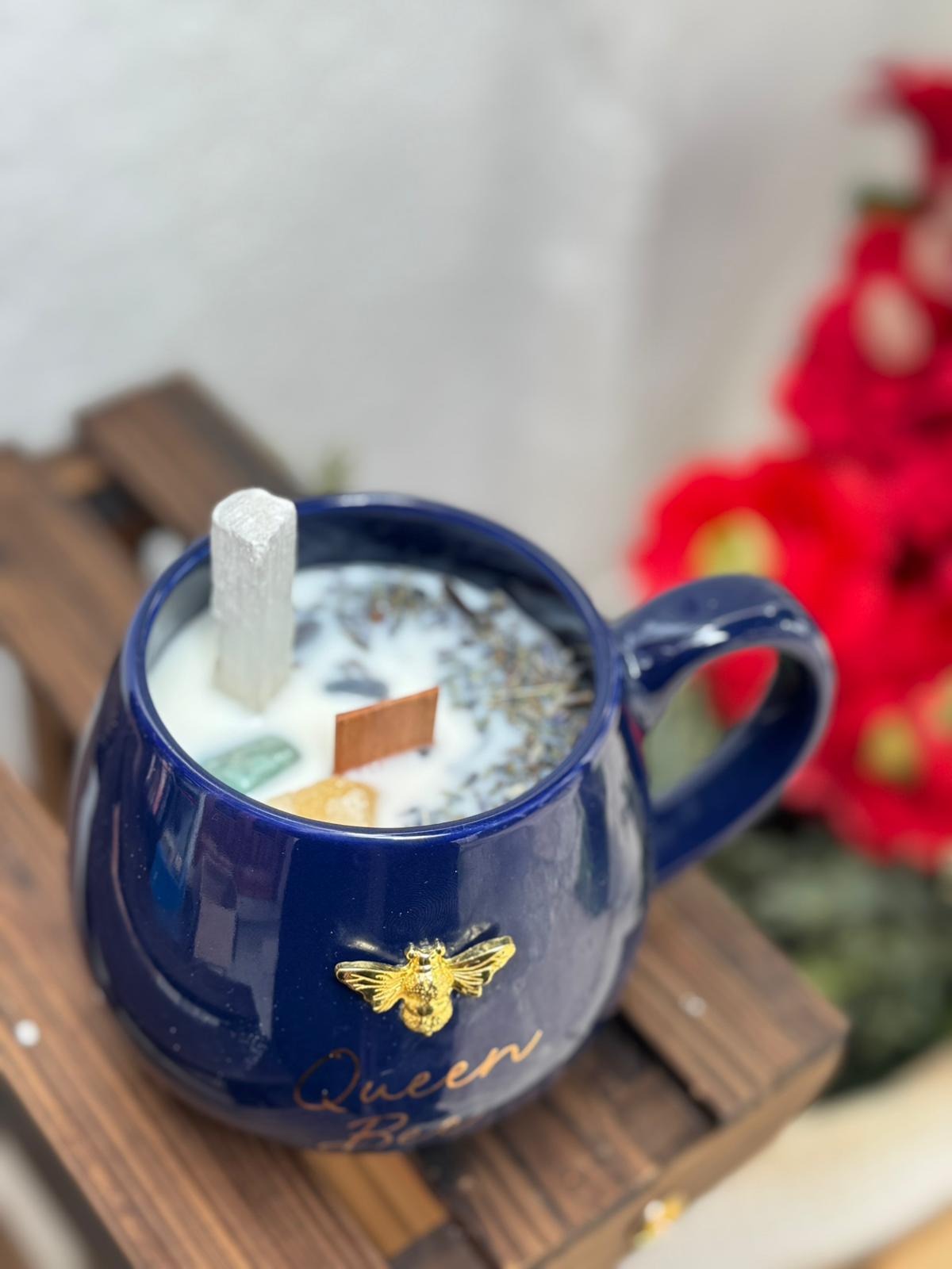 Vela en taza mágica.