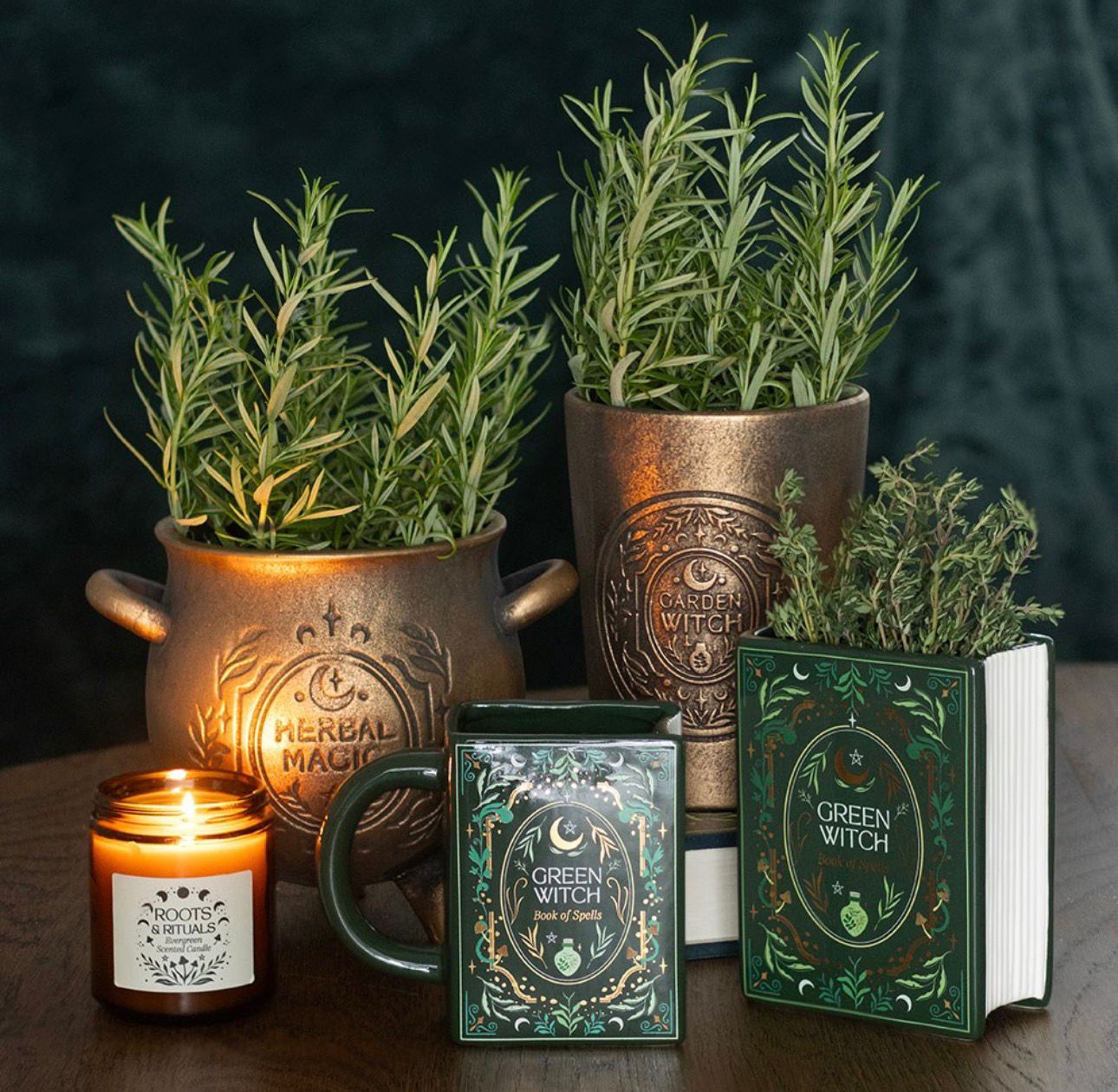 Taza en forma de libro de la bruja verde.