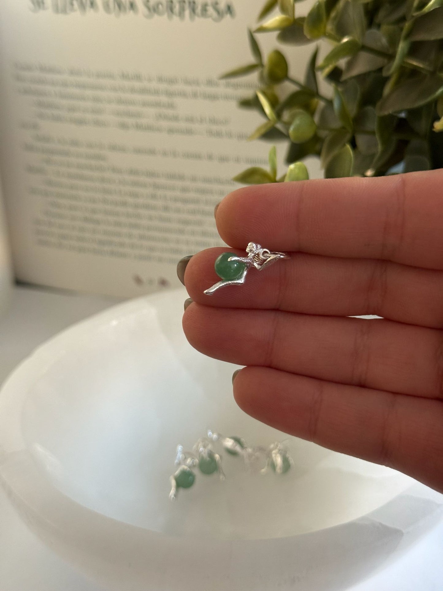 Colgantes de hada con minerales naturales en plata