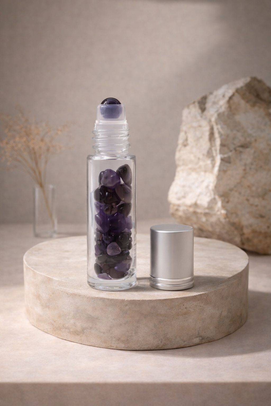 Botella en roll-on con gemas - amatista - tapa plateada.