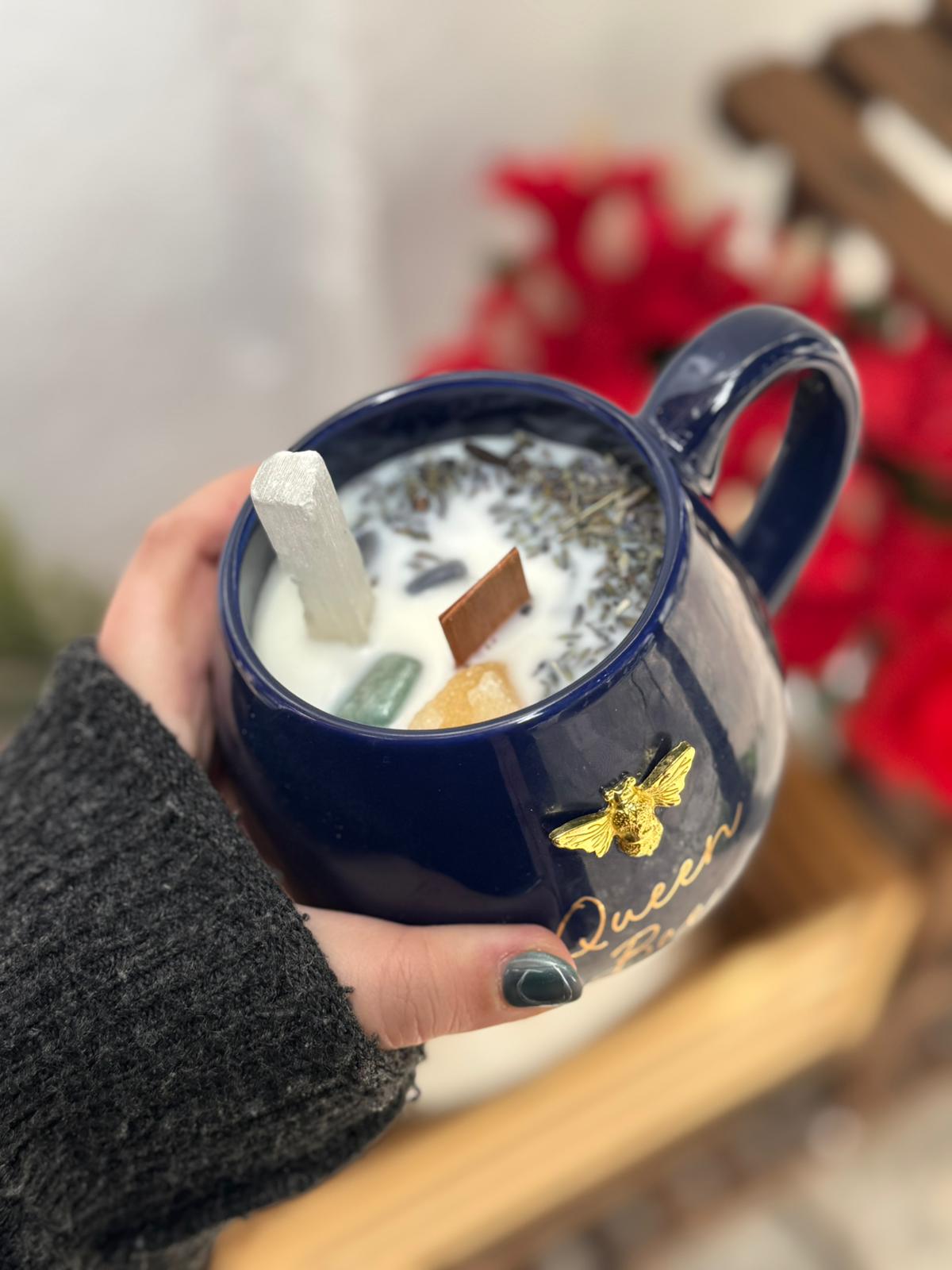 Vela en taza mágica.
