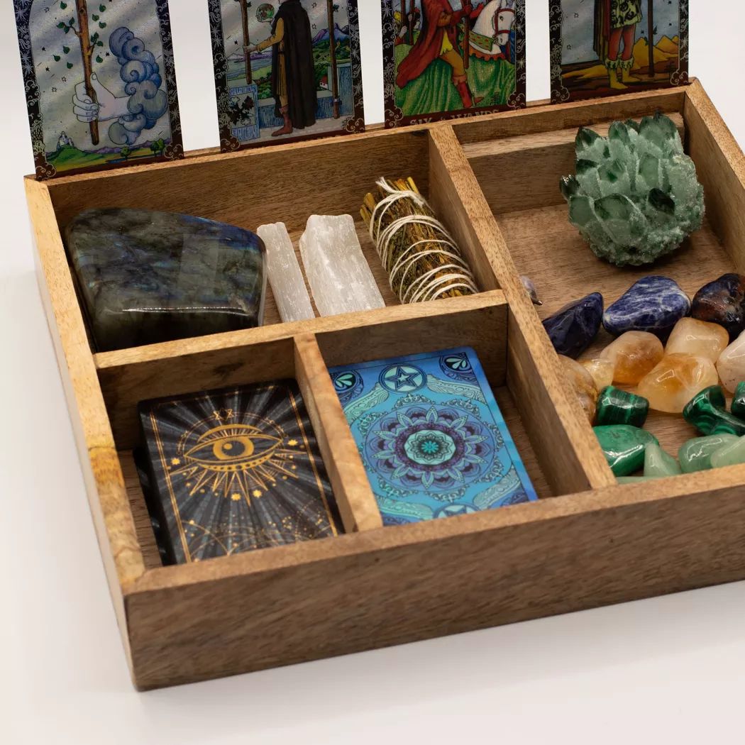 Caja de tarot de cuatro secciones con porta cartas
