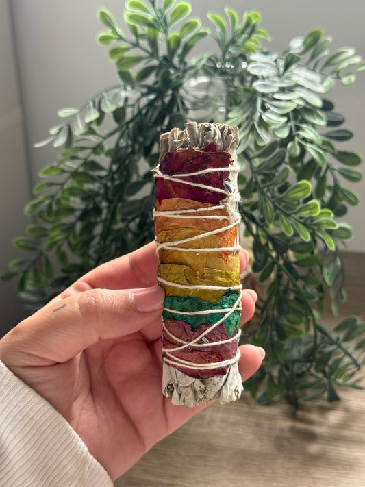 Atado de Salvia Blanca con Hojas de los 7 Chakras