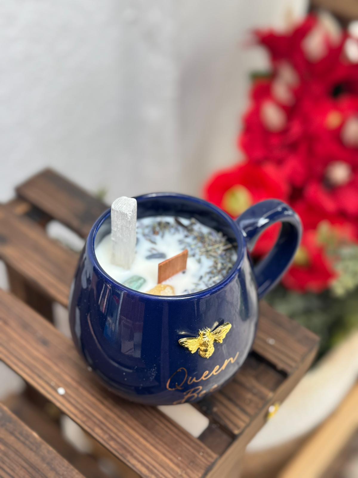Vela en taza mágica.