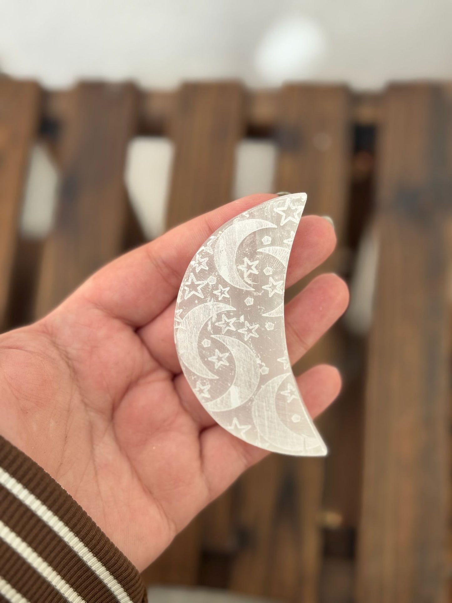 Luna de selenita grabada